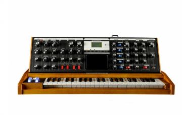 Moog Minimoog Voyager Performer Edition аналоговый синтезатор