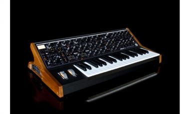 Moog Sub 37 Tribute Edition аналоговый синтезатор