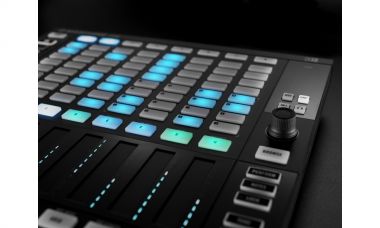 Native Instruments Maschine Jam MIDI-контроллер